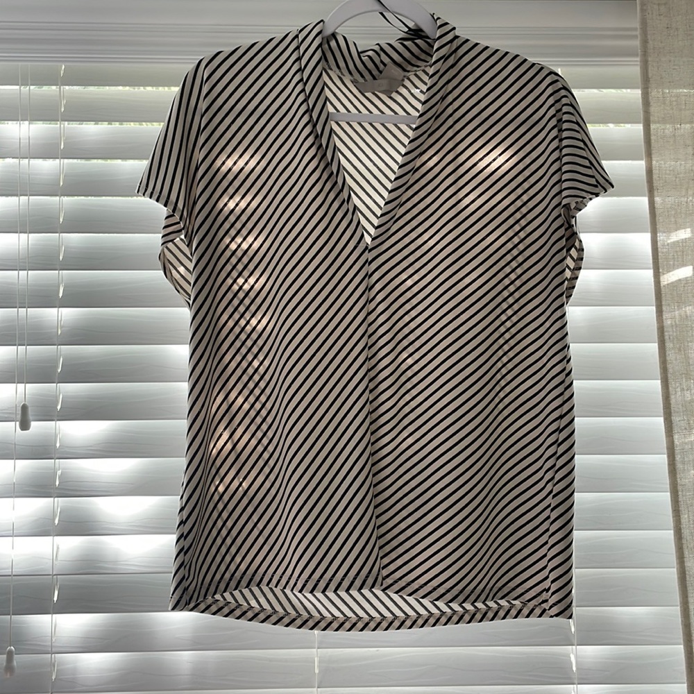Collar stripped shirt